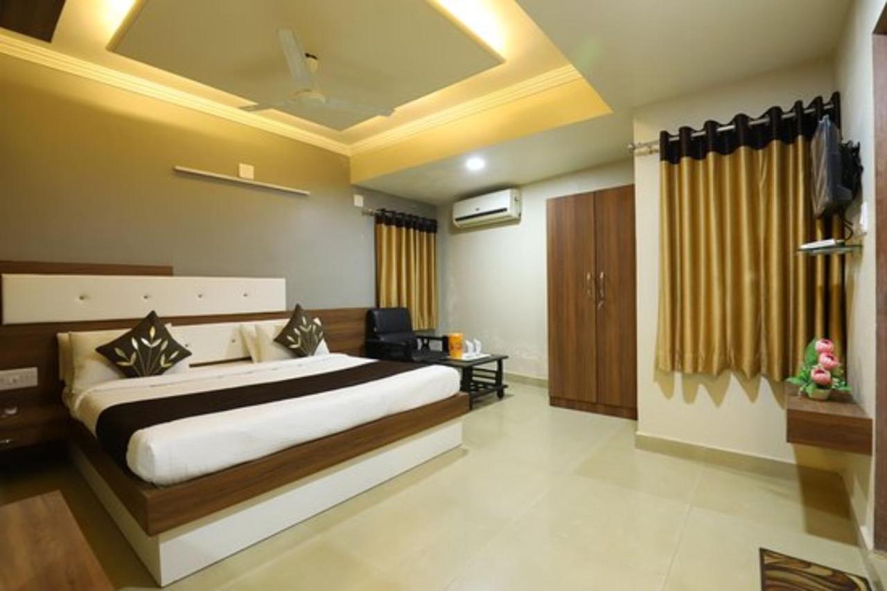 Jāmnagar Hotel Loyal Residency מראה חיצוני תמונה