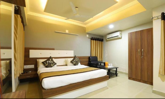 Jāmnagar Hotel Loyal Residency מראה חיצוני תמונה