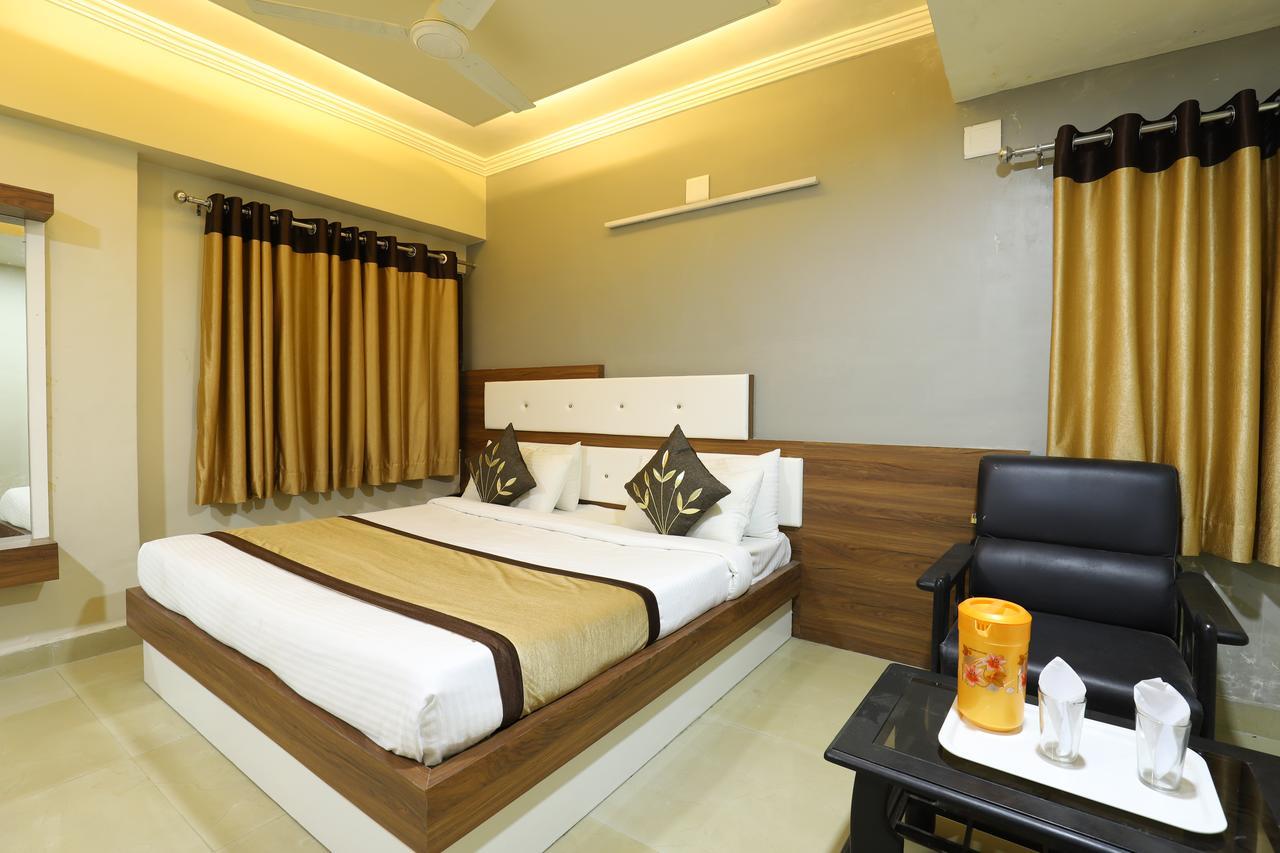 Jāmnagar Hotel Loyal Residency מראה חיצוני תמונה