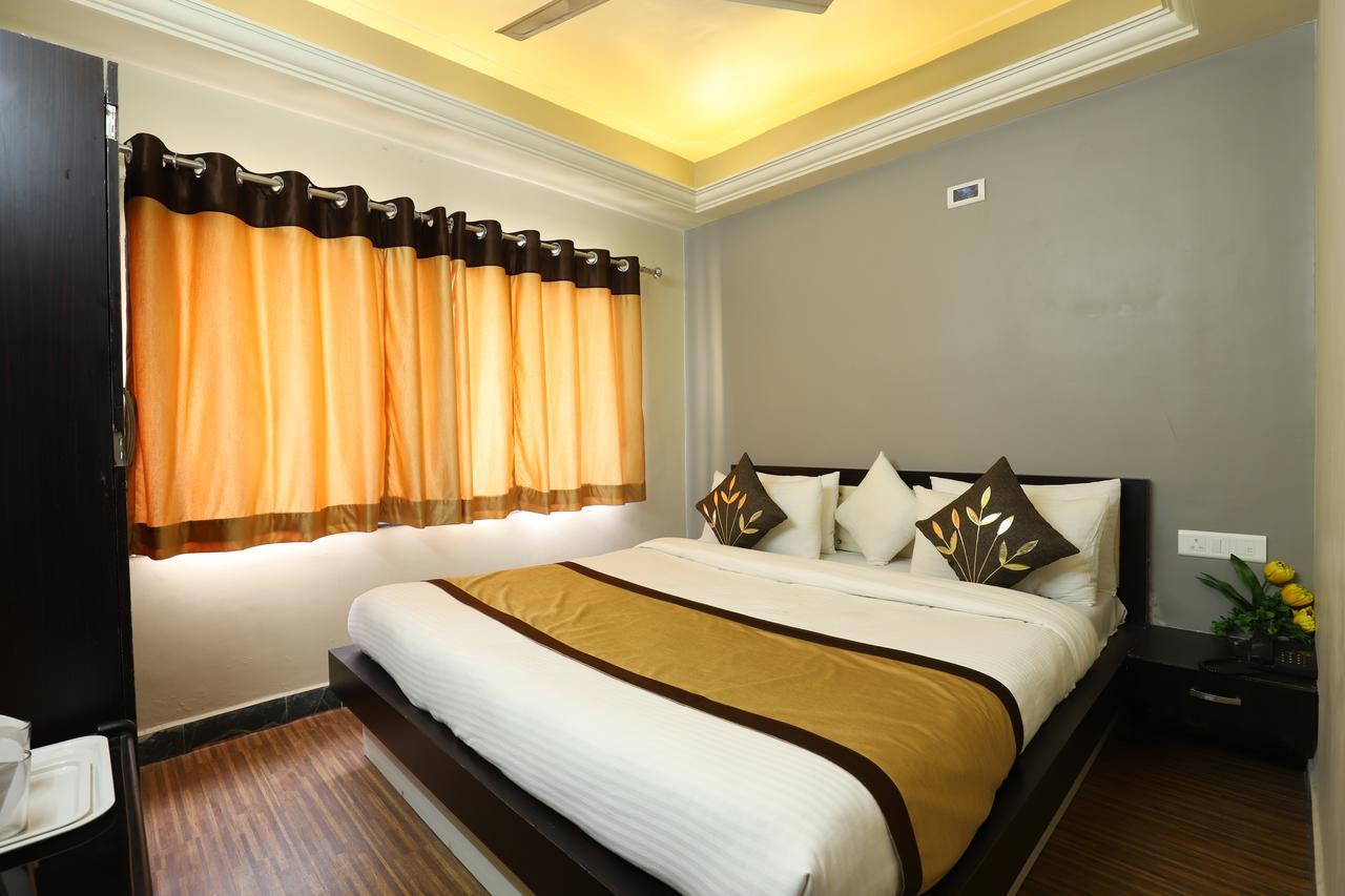 Jāmnagar Hotel Loyal Residency מראה חיצוני תמונה
