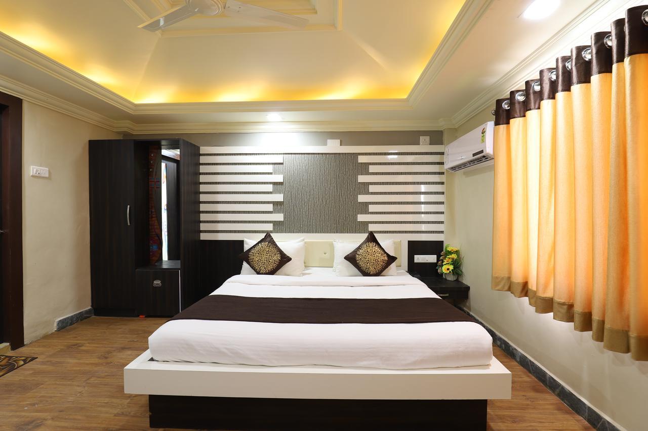 Jāmnagar Hotel Loyal Residency מראה חיצוני תמונה
