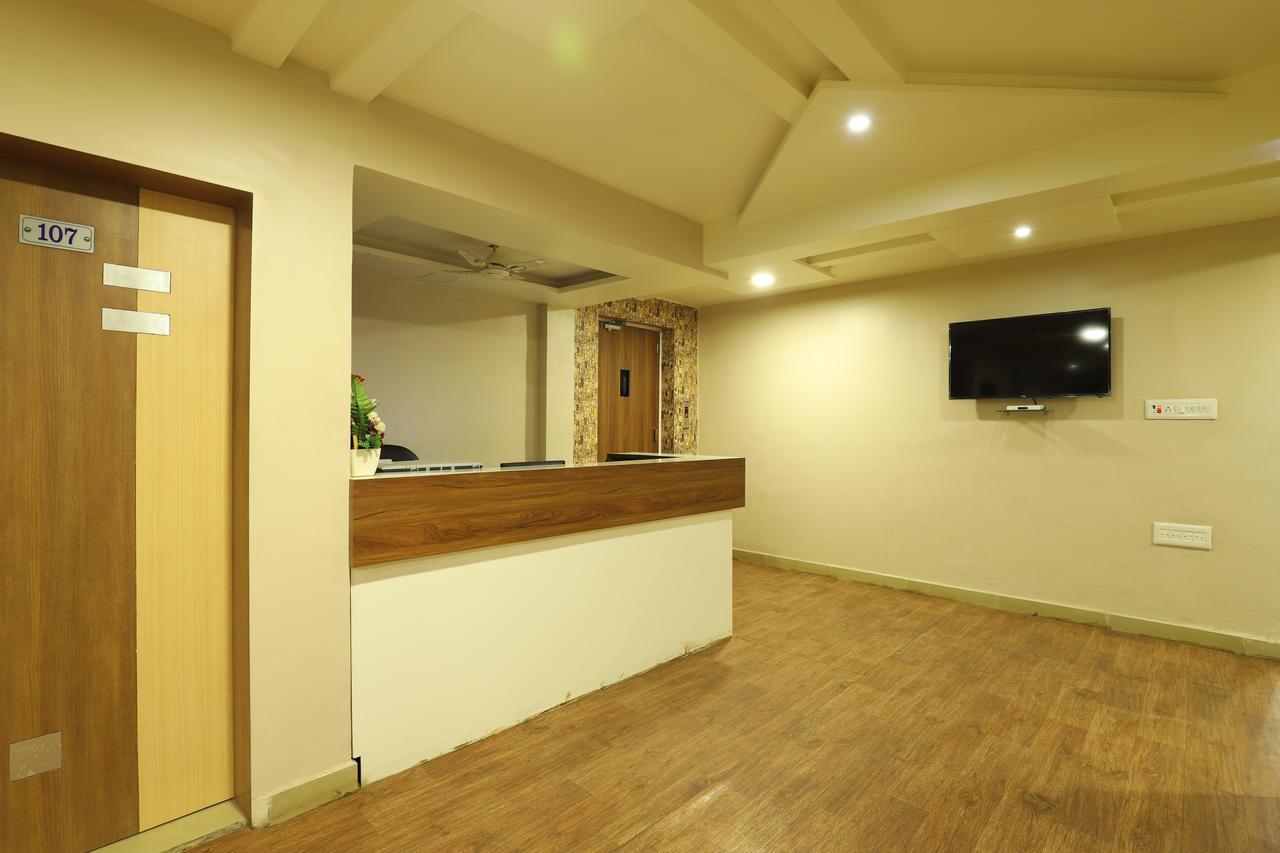 Jāmnagar Hotel Loyal Residency מראה חיצוני תמונה