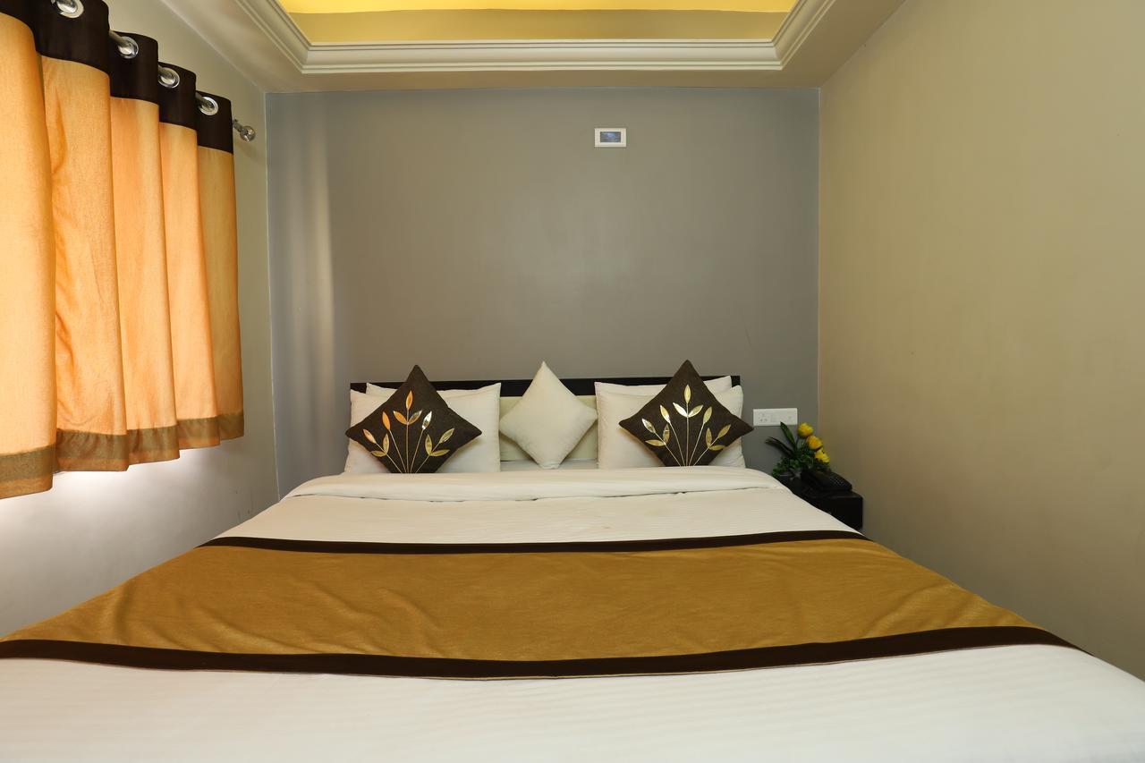 Jāmnagar Hotel Loyal Residency מראה חיצוני תמונה